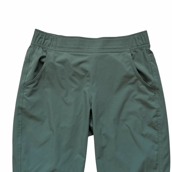 Eddie Bauer Women's Traveler Ankle Pants - Picture 3 of 9